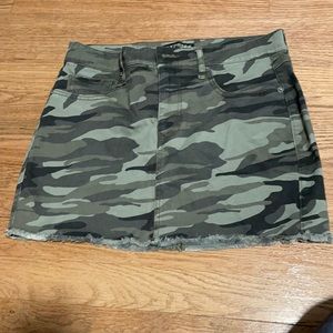 Size 4 camo skirt from express